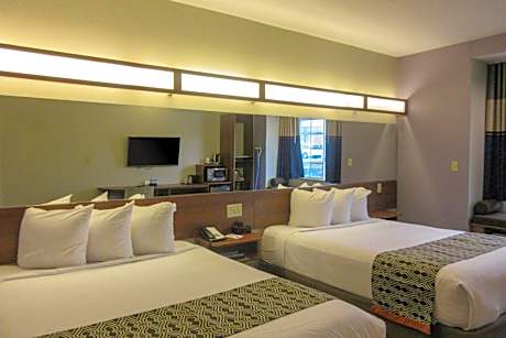 Standard Queen Room with Two Queen Beds - Non-Smoking