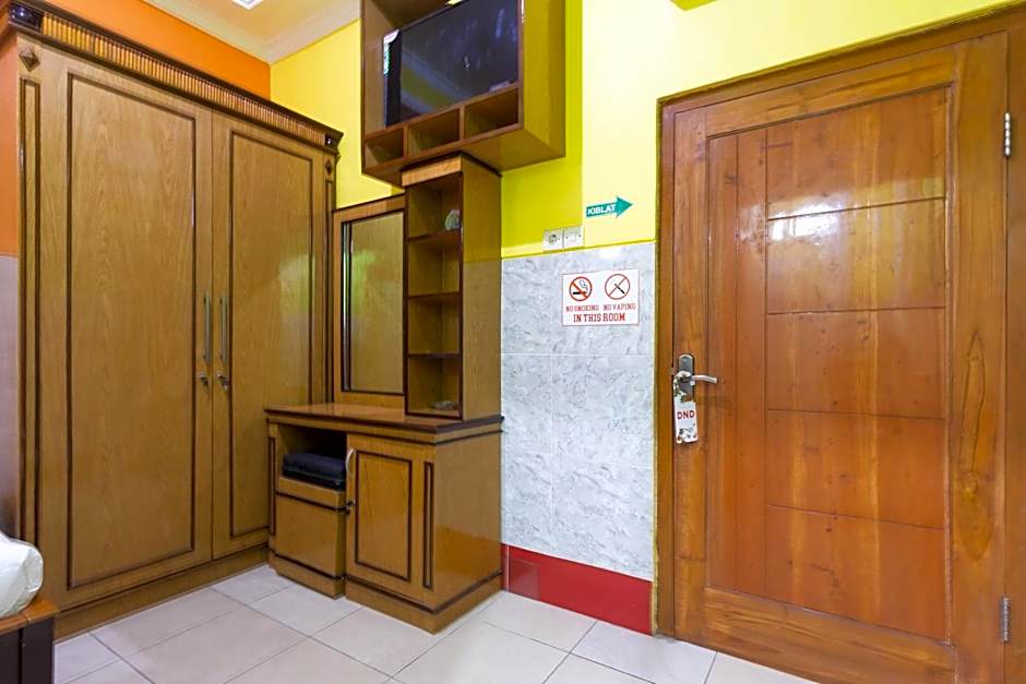 Homestay Gayatri Sawojajar near Univ Negeri Malang Kampus 2 Mitra RedDoorz