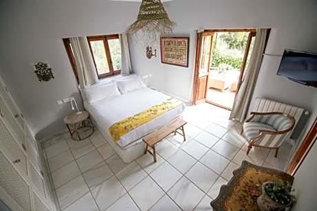 Deluxe Double Room with Balcony and Sea View