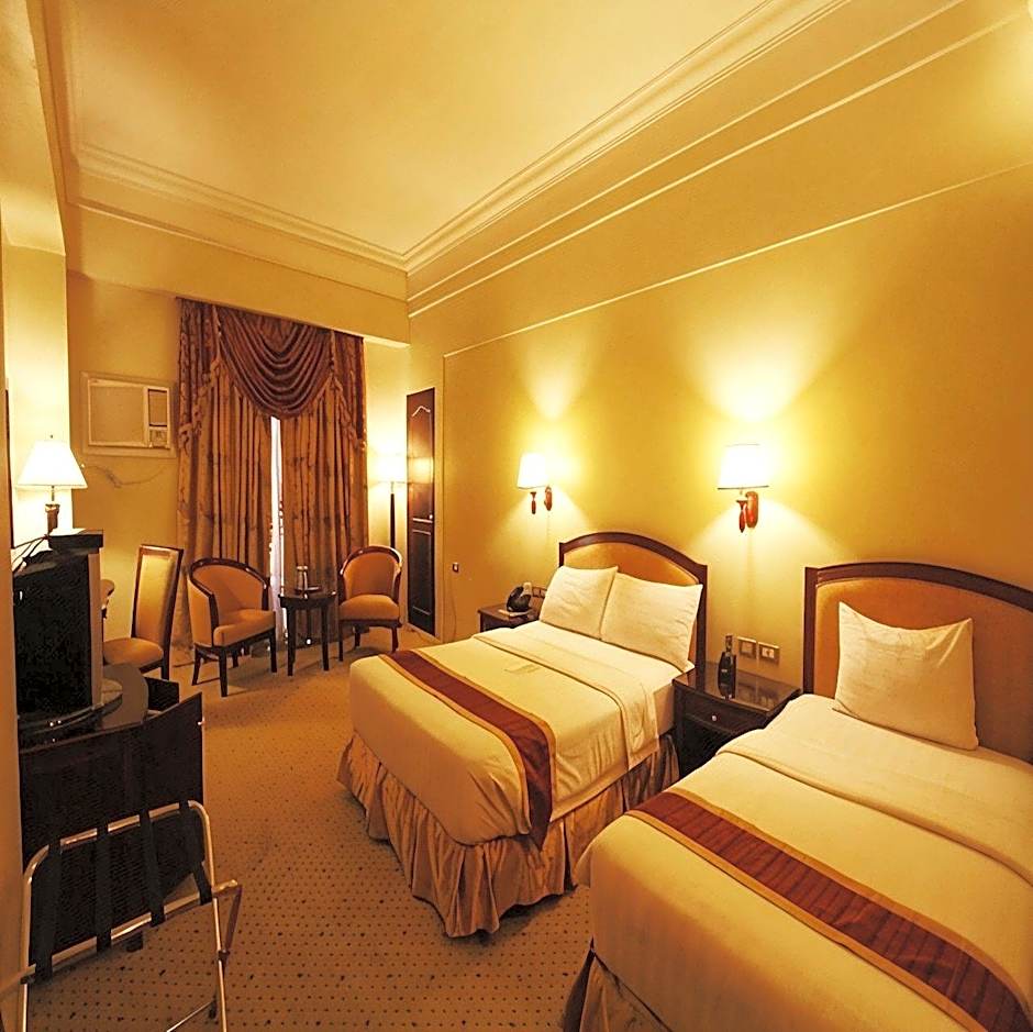 Sarrosa International Hotel And Residential Suites