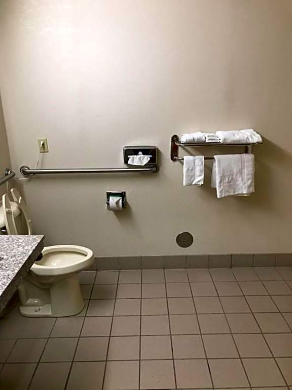 Quality Inn Clinton-Knoxville North