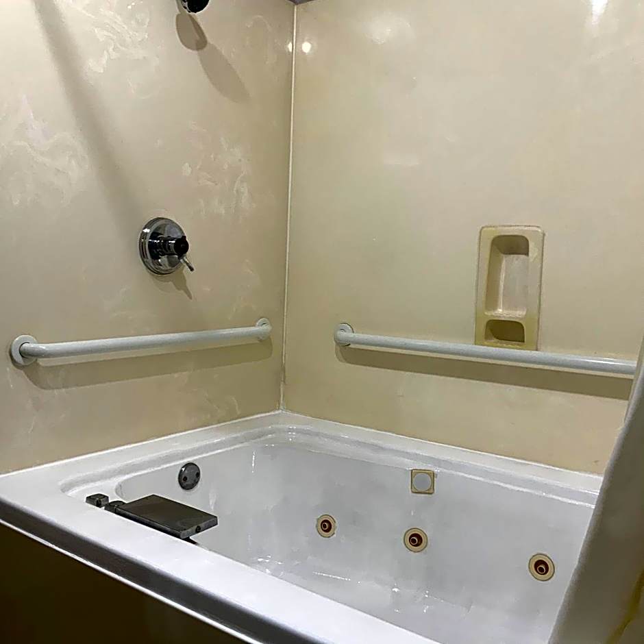 Quality Inn & Suites University/Airport