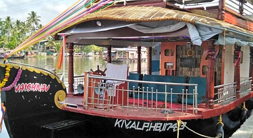 Vaishnav Houseboat