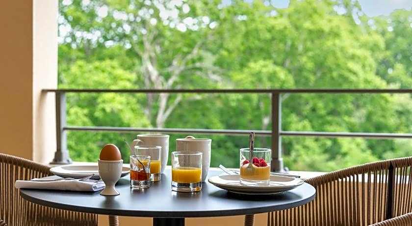Zenitude Hotel la Valadiere, an Ascend Collection Hotel