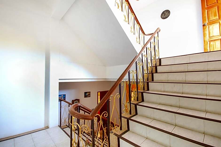 Ban Elephant Blanc Apartment