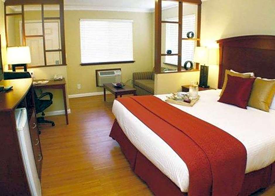 Quality Inn & Suites Santa Cruz Mountains