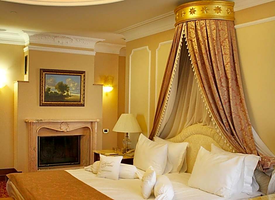 Nobil Luxury Boutique Hotel