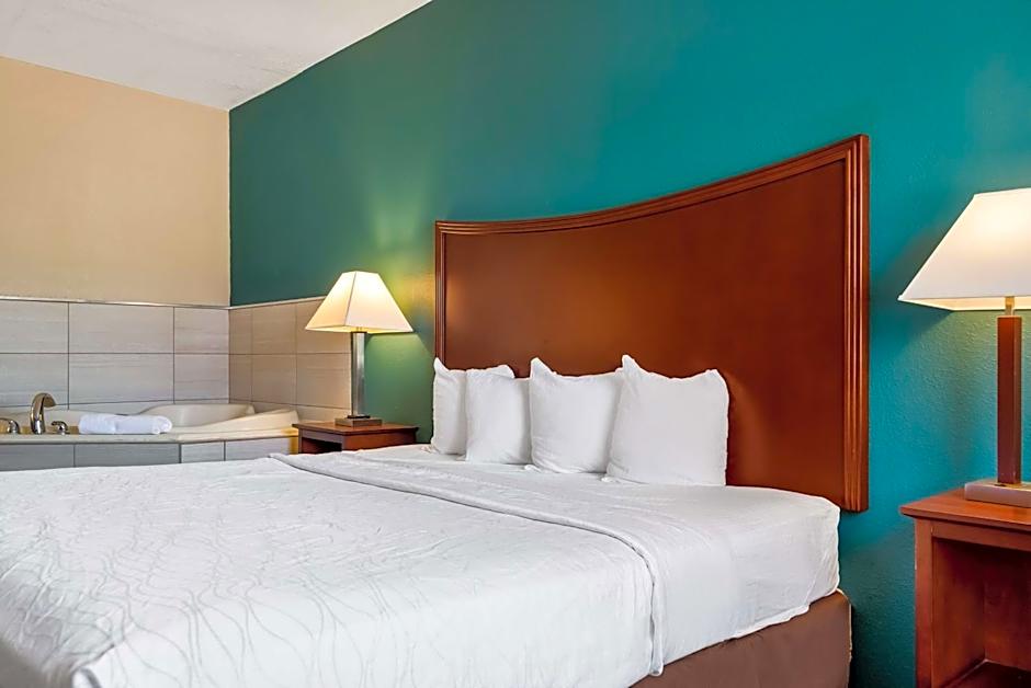 SureStay Plus by Best Western Topeka Northwest