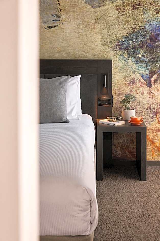 Kennigo Hotel Brisbane, Independent Collection by EVT