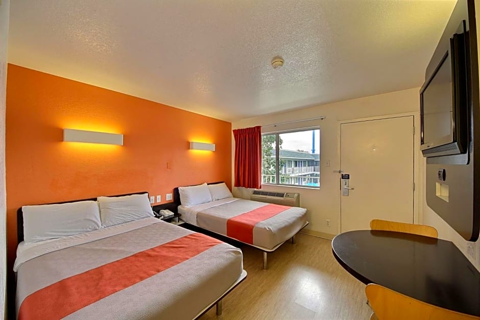 Motel 6-San Marcos, TX