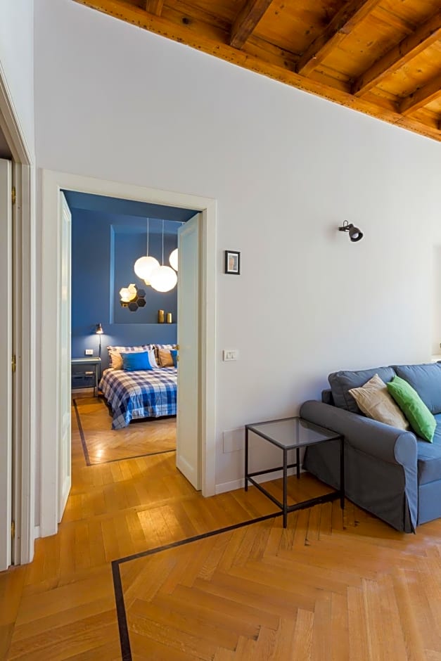 COSY APARTMENT 2 MINUTES WALKING FROM DUOMO