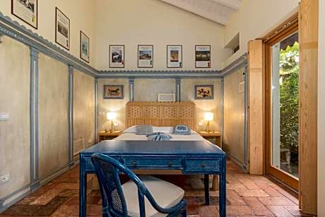 Deluxe Double Room with Lake View