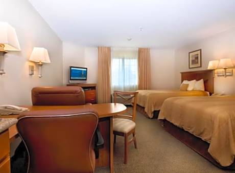 2 Qn Beds Studio Suite Mobil Access Tub