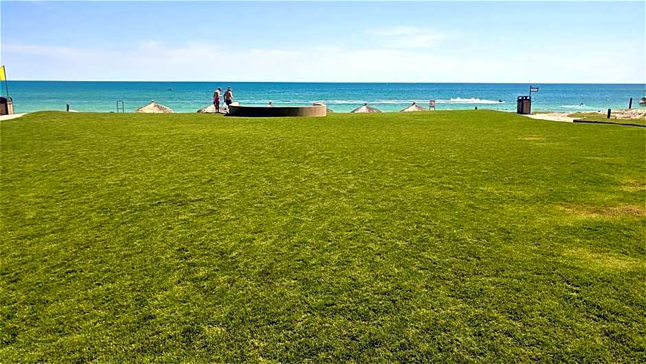 Bella Sirena 305-A - Elegant Oceanview Condo on Beachfront Resort