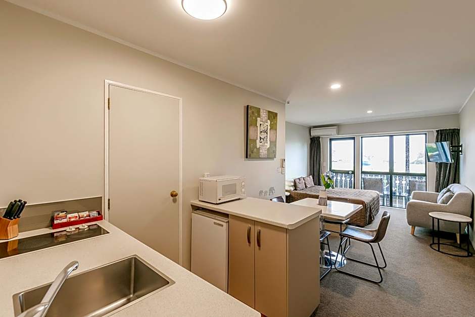 Le Chalet Suisse Motel Taupo