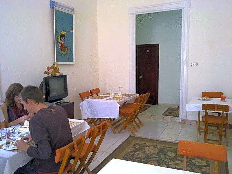 Transit Alexandria Hostel