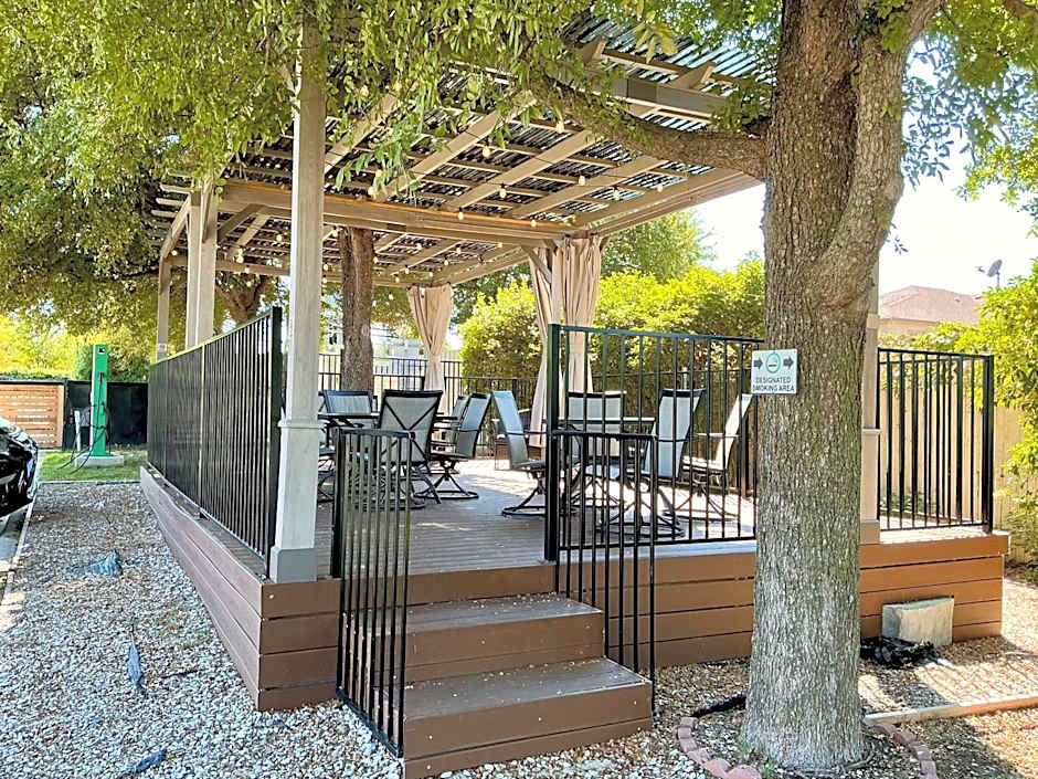 Days Inn by Wyndham Arlington