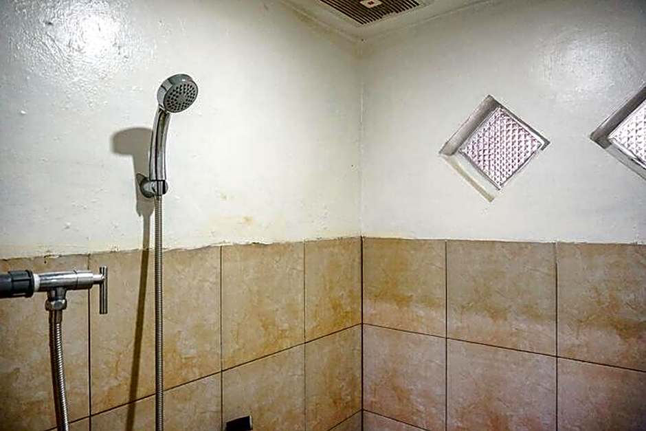 RedDoorz near Penimbangan Beach Singaraja