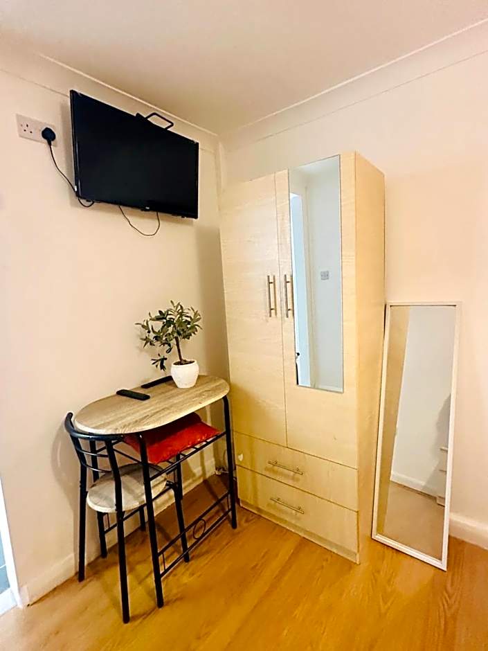 Sundrige park Hotel in Bromley, Greater London near Tesco and Sundridge Park Station