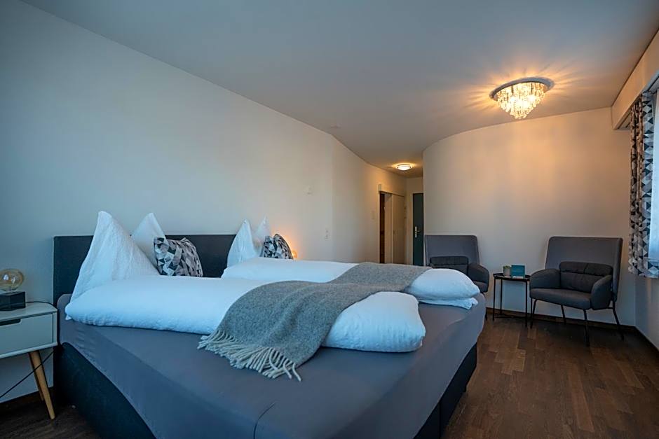 Hotel B&B Stossplatz anytime and easy self Check-in