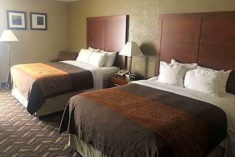 Deluxe Queen Room with Two Queen Beds - Mobility Access/Non-Smoking
