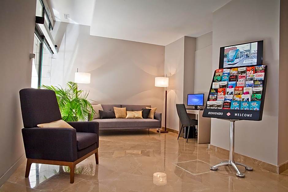 May Ramblas Hotel