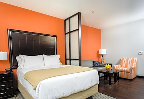 Queen Suite with Two Queen Beds - Hearing Accessible