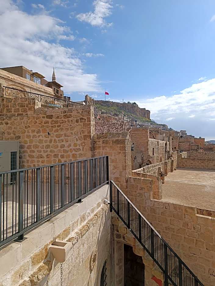 TUĞMANER  Small House AJAR