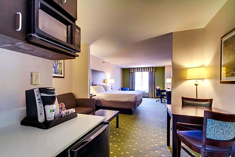 Holiday Inn Express & Suites Live Oak by IHG