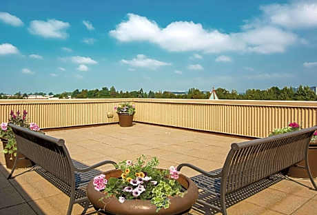 La Quinta Inn & Suites by Wyndham Vancouver Airport