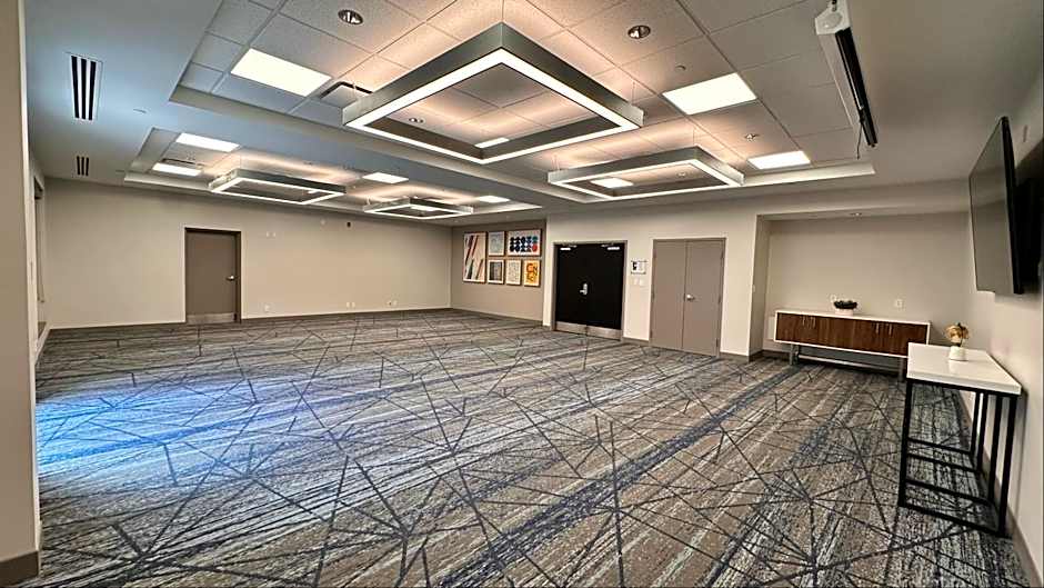Holiday Inn Express & Suites Ottawa West - Nepean by IHG