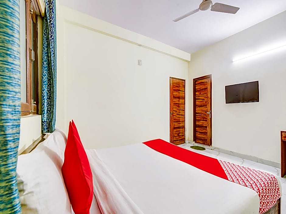 Hotel O Vishwakarma Palace