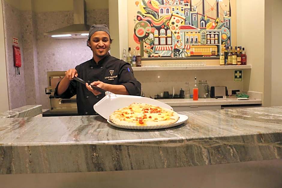 Gspot Hostels & Love Triangles Pizzeria