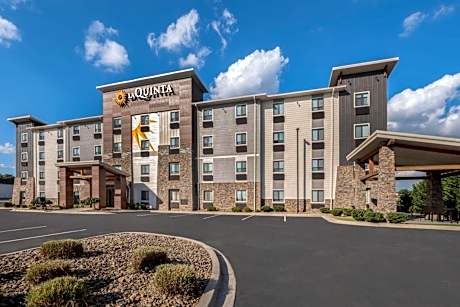 La Quinta Inn & Suites by Wyndham Greenville Woodruff Rd