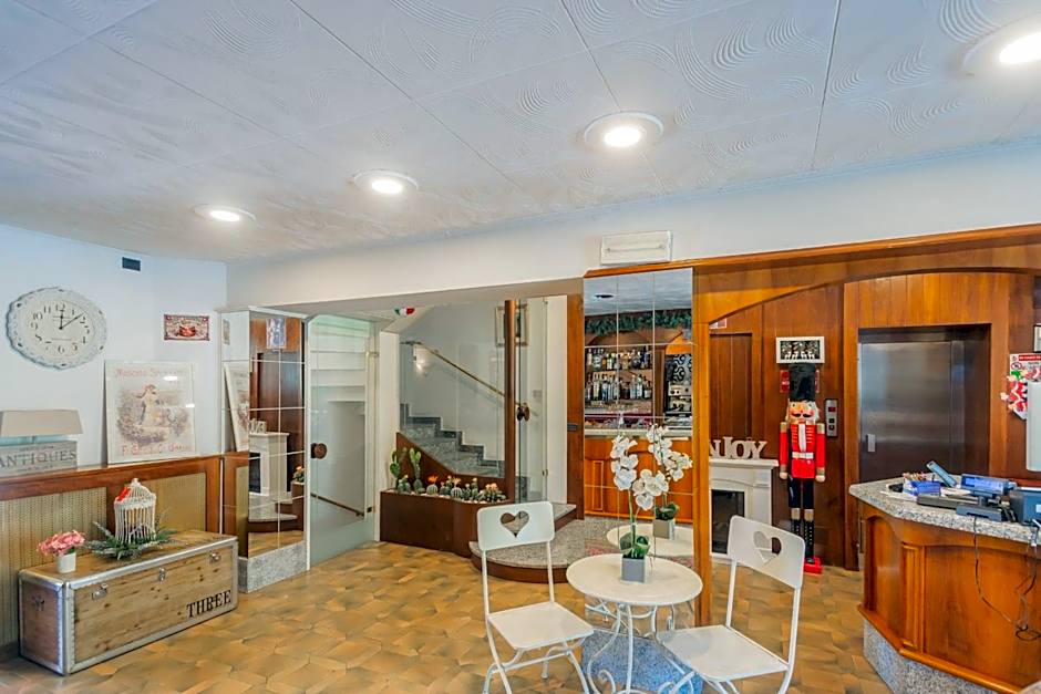 PET FRIENDLY HOTEL MIRABEAU