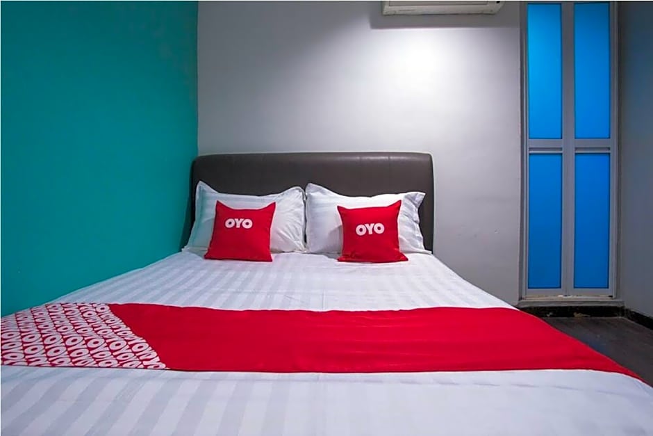 Hotel O Taj (seksyen 13)