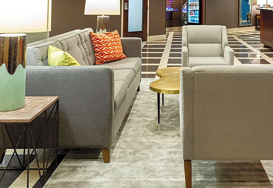 Holiday Inn Airport West Earth City By IHG