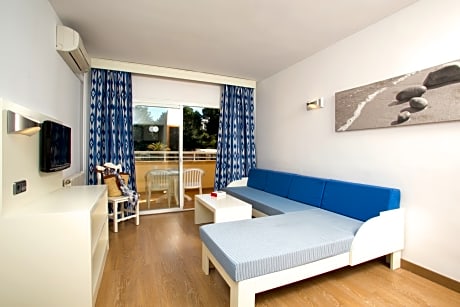 ONE BEDROOM 2 ADULTS