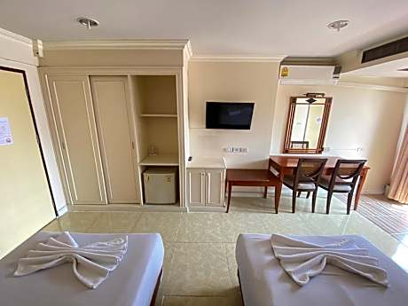 Standard Twin Room - Non-Smoking