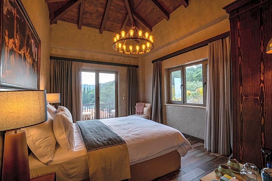 Photo 1 of 4 of Deluxe 1 Queen Bed, View