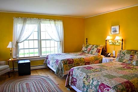 Deluxe Queen Room with Two Queen Beds