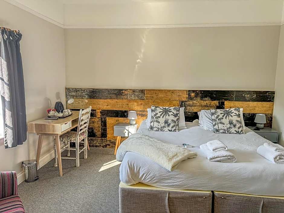 The White Horse Hotel