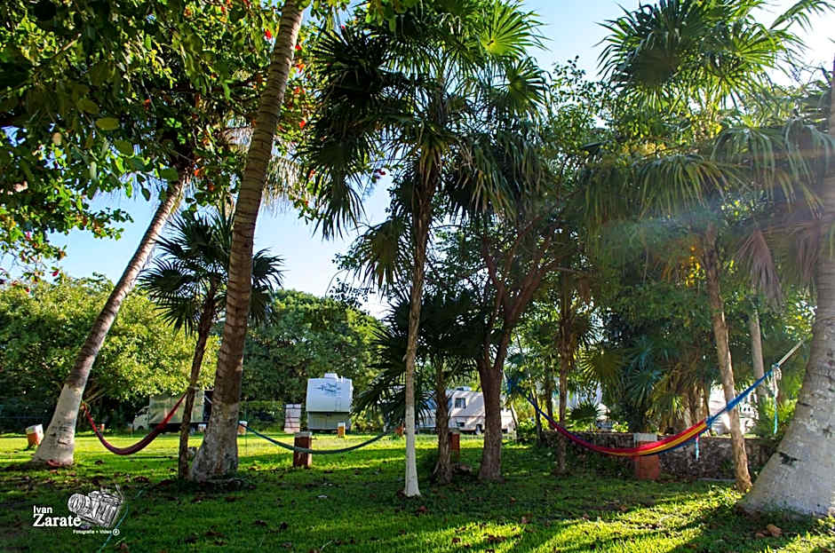 Trailerpark & Cabañas Mecoloco Inn Caravan Park – Cancun, TX