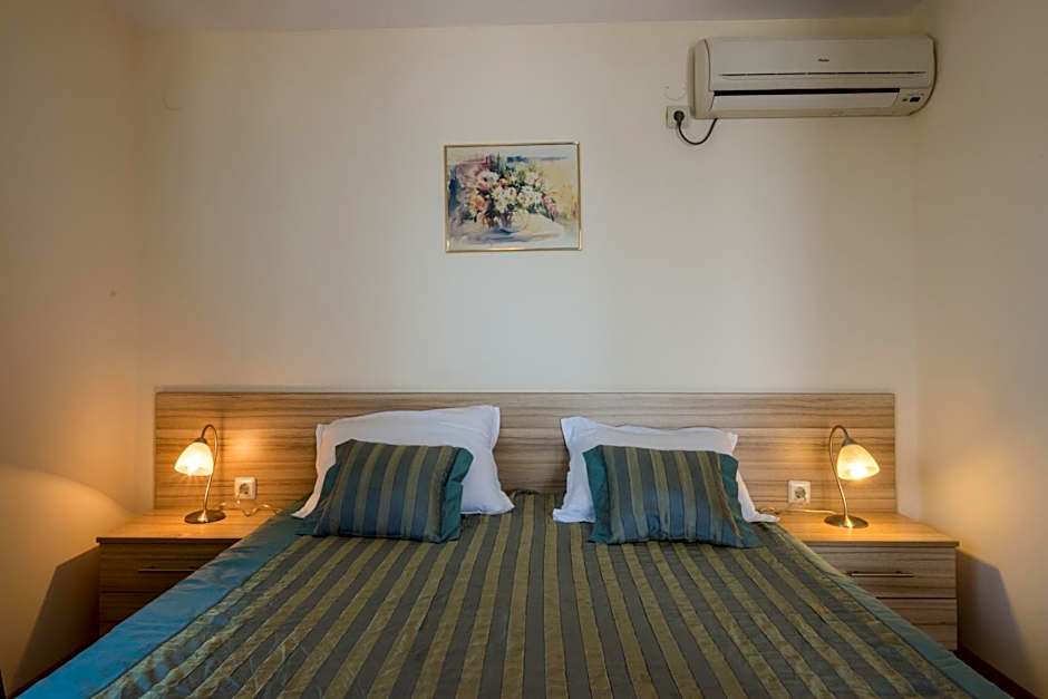 Семеен хотел Бриз