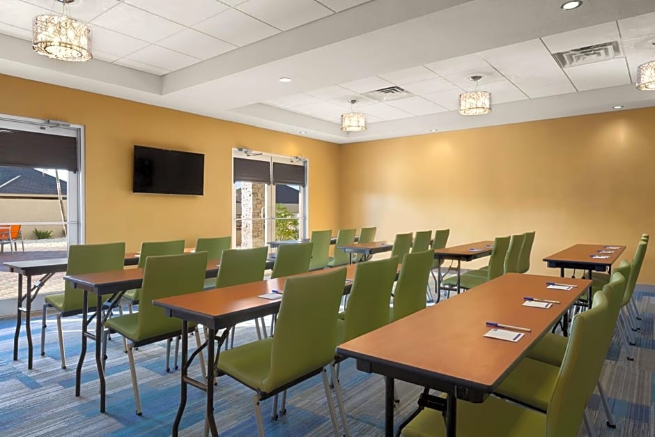 Holiday Inn Express & Suites Edinburg- Mcallen Area, an IHG Hotel