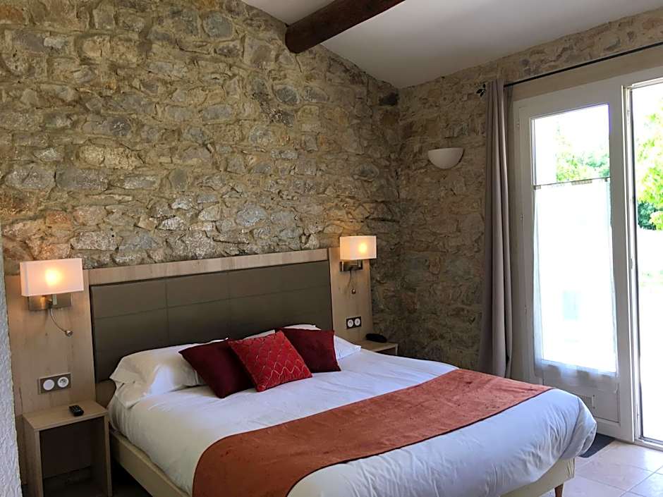 Logis Hôtel & Spa Déjeunez Sous L'Arbre