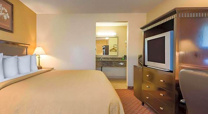 Quality Inn San Bernardino - Loma Linda