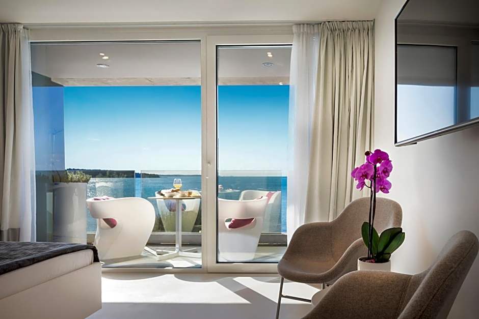 RIVALMARE BEACH Boutique Hotel