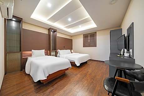Premium Twin Room
