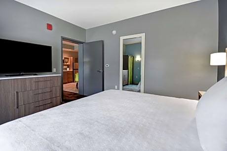 1 King Bed 1 Bedroom Suite Nonsmoking